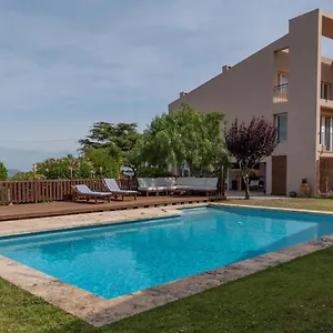 romantic-modern-apartment-swimming-pool-5-min-walk-from.topcostabravahotels.com/